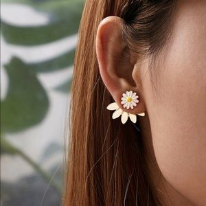 🎉 New Daisy Gold Plated Lotus Flower Stud Earrings set